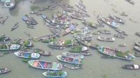 ভাসমান হাটে চার ঘণ্টায় বিক্রি কোটি টাকা