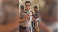 হাফপ্যান্ট পরায় অ্যাথলেট প্রশিক্ষককে মেট্রোস্টেশনে হেনস্তার অভিযোগ পুলিশের বিরুদ্ধে
