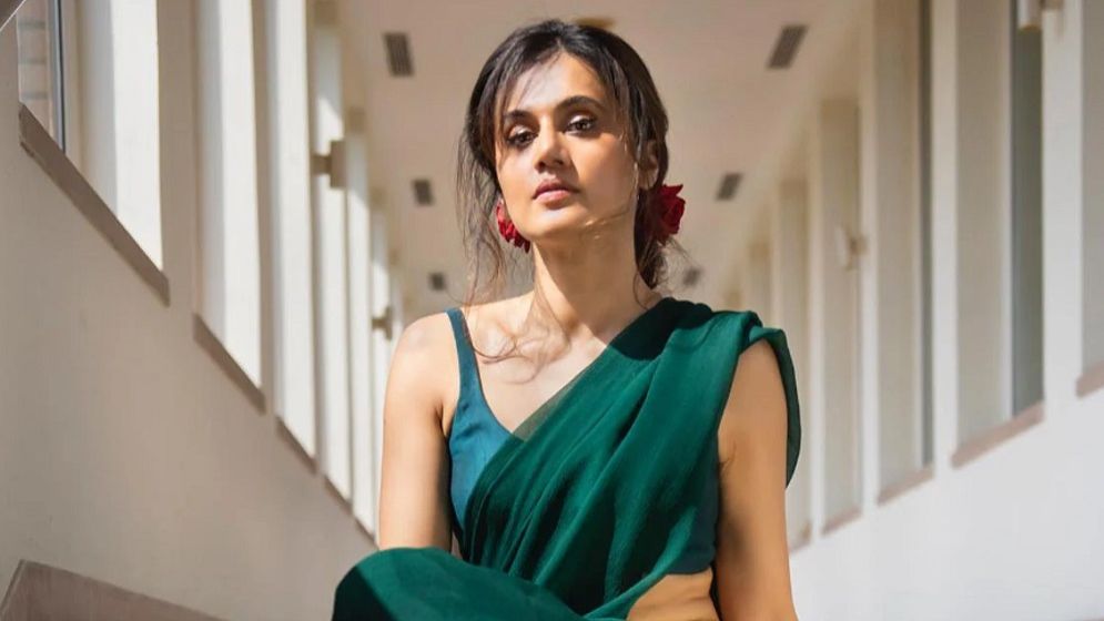 ৩ বছরেও কেন বিয়ের ছবি প্রকাশ করেননি, জানালেন তাপসী পান্নু