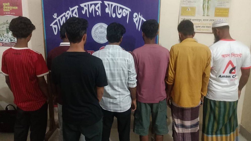 চাঁদপুরে কিশোর গ্যাংবিরোধী অভিযানে আটক ৩৭০