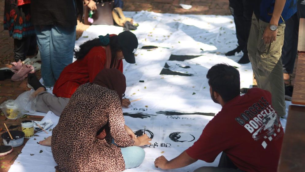 একাডেমিক ও প্রশাসনিক কার্যক্রম চালু নিয়ে বাড়ছে অনিশ্চয়তা