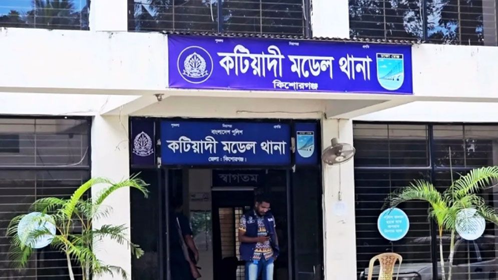 কটিয়াদীতে ইমামের লাশ ও গলাকাটা আহত যুবক উদ্ধার