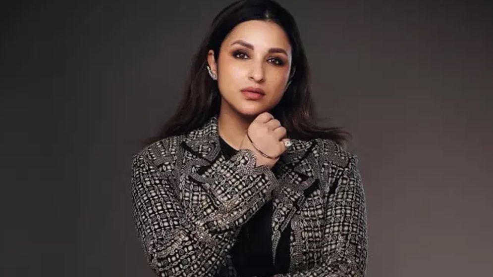 কেন কাজে গিয়ে তিন ঘণ্টা কেঁদেছিলেন পরিণীতি?