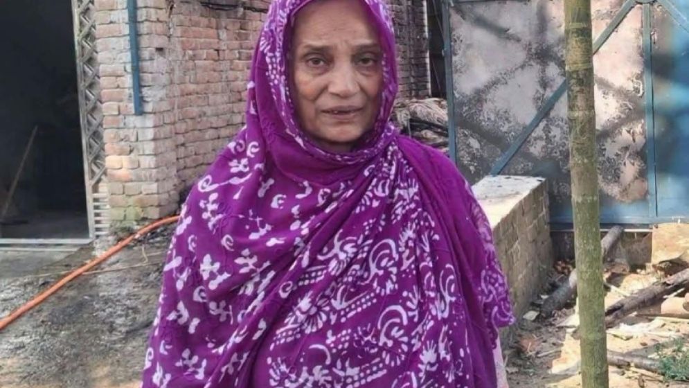 আদালতে মামলা করায় বৃদ্ধাকে সন্ত্রাস বিরোধী আইনে কারাগারে পাঠাল পুলিশ