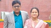 স্বামীর প্রতি ভালোবাসার অনন্য নজির প্রধান শিক্ষক স্ত্রীর