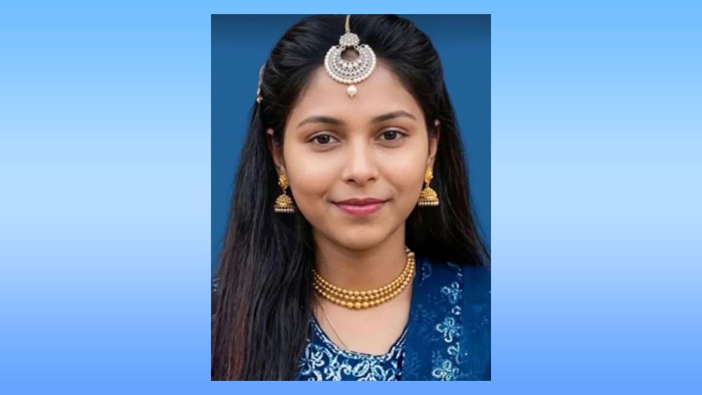 প্রতিযোগিতায় প্রথম হয়ে শ্রাবন্তী বললেন, ‘মায়ের অনুপ্রেরণাতেই সাফল্য পেয়েছি’
