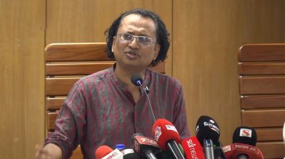 এলপিজির সংকট নেই, মজুতদারি করলে ব্যবস্থা: তথ্য উপদেষ্টা