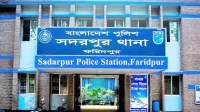 ভ্যানের চাকায় ওড়না প্যাঁচিয়ে প্রাণ গেল কিশোরীর