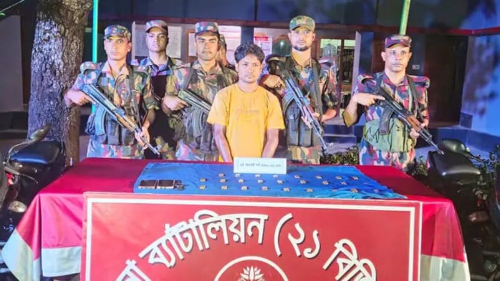 শার্শায় মোটরসাইকেল থেকে ২৬ স্বর্ণের বার উদ্ধার