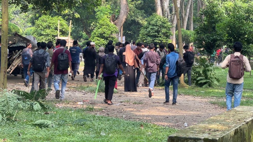 ইবিতে সংঘর্ষে তিন শিক্ষার্থী সাময়িক বহিষ্কার, তদন্তে দুই কমিটি