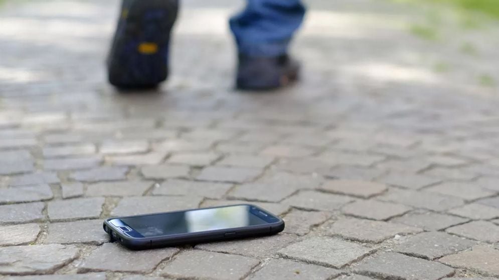 ফোন হারালে বিপদ থেকে বাঁচতে যা করবেন