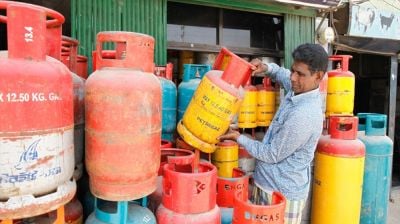 বরিশালে এলপি গ্যাসের জন্য হাহাকার