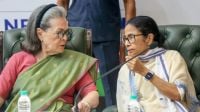 গণতন্ত্র রক্ষায় রাজপথে ইন্ডিয়া জোট, একসঙ্গে মমতা-সোনিয়া