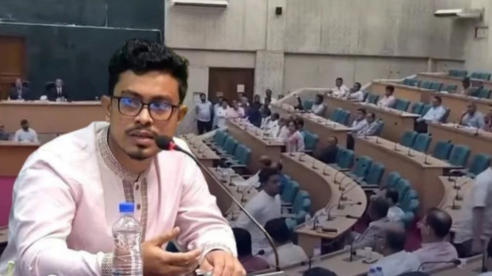 হল থেকে মুজিবের নাম না বদলানোয় সিনেট থেকে ওয়াকআউট ডাকসু নেতাদের