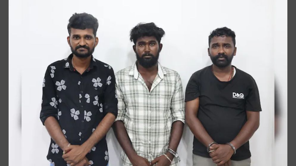 স্বামীর সঙ্গে ঘুরতে যাওয়া তরুণীকে ভাড়াটে লোক দিয়ে গণধর্ষণ!