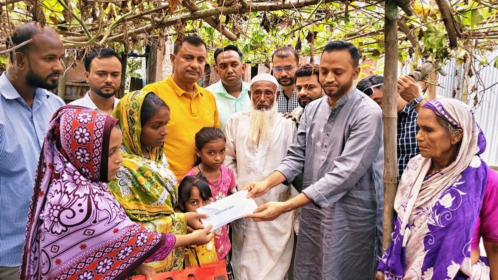 এতিম ৫ কন্যার পাশে দাঁড়ালেন প্রধানমন্ত্রী তারেক রহমান
