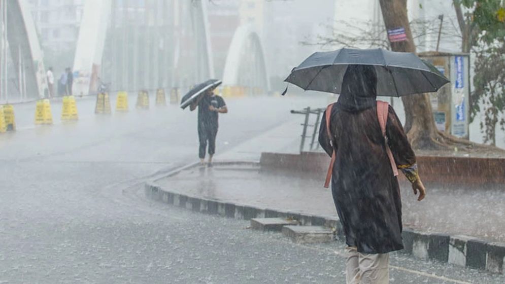 ঝড় ও ভারি বর্ষণ নিয়ে নতুন বার্তা দিল আবহাওয়া অফিস