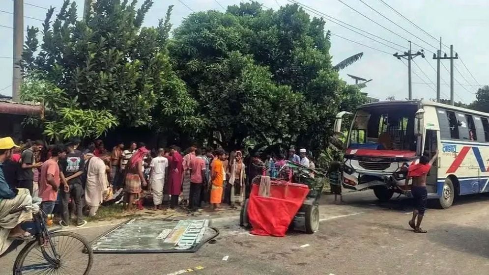 ময়মনসিংহে বাসের ধাক্কায় অটোর ৭ যাত্রী নিহত