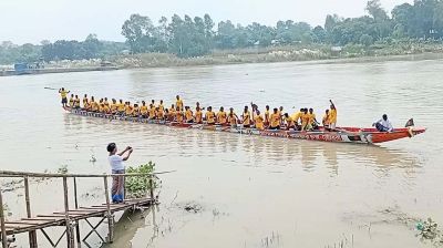 তিন দিনের জলযাত্রায় রৌমারীর ‘মায়ের দোয়া’ এখন মানিকগঞ্জে