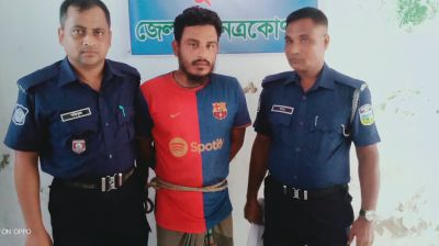 বিনাপয়সায় সিগারেট না দেওয়ায় দোকানির শরীরে আগুন