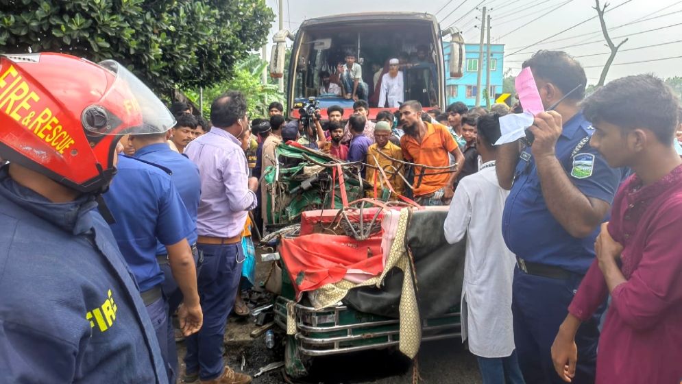 একসঙ্গে প্রাণ গেল একই পরিবারের ৪ জনের