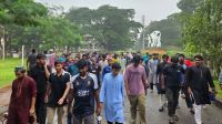 ছুটির দিনেও চুয়েটে শিক্ষার্থীদের বিক্ষোভ