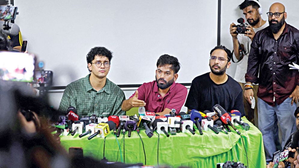 ভারতে আবারও আন্দোলনের ডাক দিল ‘ককরোচ’রা