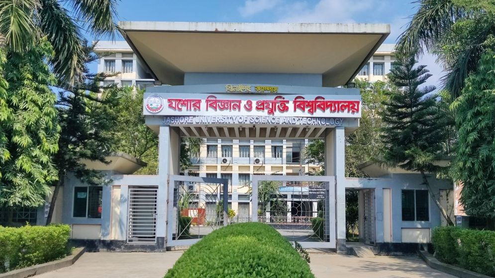 গোসল নিয়ে বিরোধে শিক্ষার্থীকে থাপ্পড়, কানের পর্দা ক্ষতিগ্রস্তের অভিযোগ