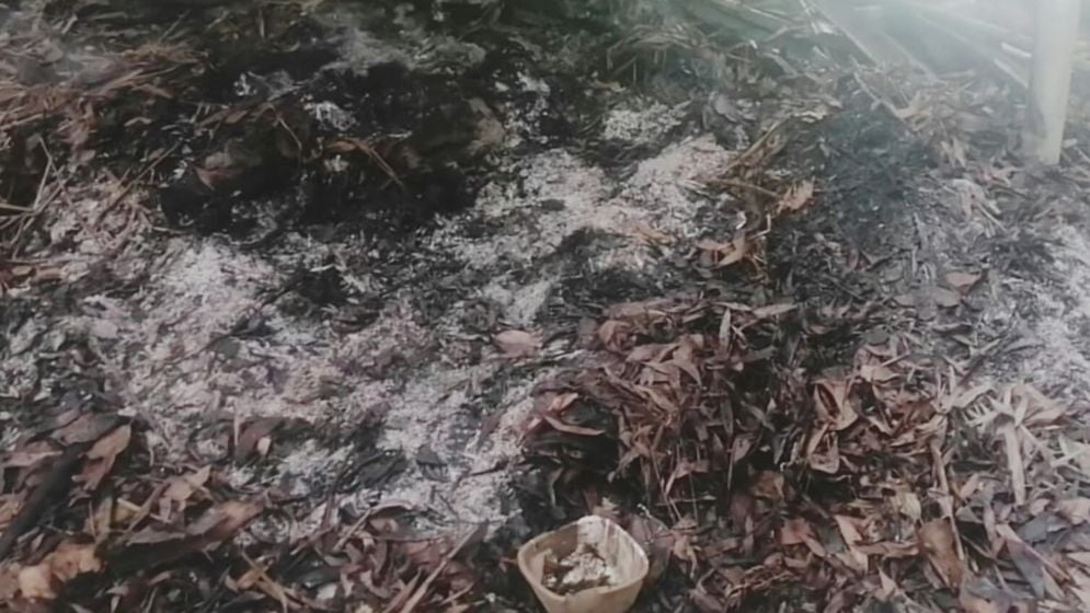 ‘মাদক কারবারির বাড়ি জ্বালিয়ে দেওয়া হোক’ পোস্ট, পরে নিজের বাড়িতেই আগুন