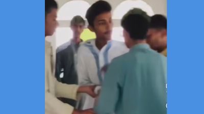 মসজিদে চাপাতি হাতে যুবক, ভিডিও ভাইরাল