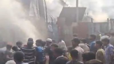 টঙ্গীতে জুটের গুদামে আগুন, দুই ঘণ্টার চেষ্টায় নিয়ন্ত্রণে
