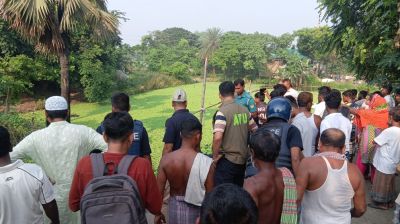 ছাত্রলীগ নেতার বাড়ির সামনে থেকে ককটেলসদৃশ ১০ বস্তু উদ্ধার