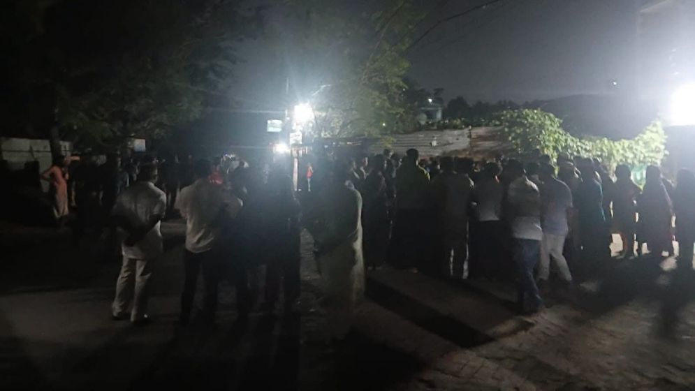 মসজিদের মাইকে ঘোষণা দিয়ে খুবি শিক্ষার্থীদের ওপর হামলার চেষ্টা
