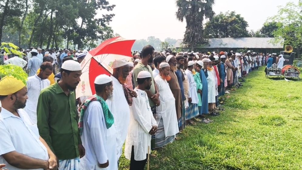 ময়মনসিংহে বাসচাপায় নিহত ৭ জনের দাফন সম্পন্ন