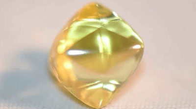 মাটি খুঁড়ে মিলল মস্ত বড় হীরা