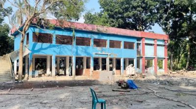 উদ্বোধনে দাওয়াত পাননি, মাতবরের ক্ষোভের জেরে ৩০ শিক্ষার্থীর লেখাপড়ায় ব্যাঘাত