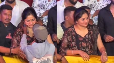সেলফির মুহূর্তে গাল টেনে ধরলেন ভক্ত, হতভম্ব অভিনেত্রী