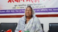শেষ বয়সে নিজের বাড়িতেই পরবাসী মা, মেয়ের বিরুদ্ধে প্রতারণার অভিযোগ