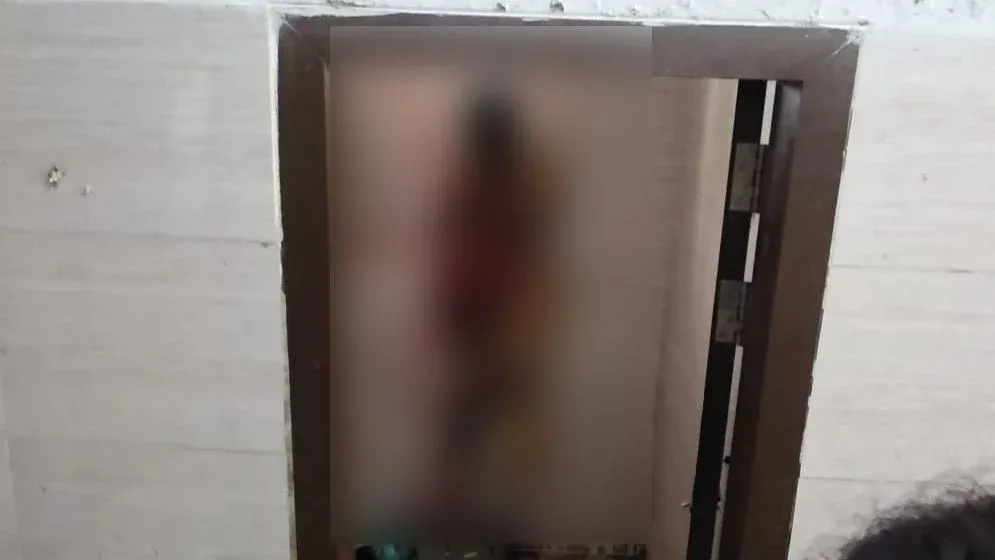 ঢামেকের বাথরুমে মিলল নারীর ঝুলন্ত লাশ, পরিচয় নিয়ে যা জানা গেল