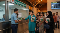অভিভাবক ছাড়া বিদেশযাত্রা: প্রাপ্তবয়স্ক নারীকে বিমানবন্দরে আটকানোর আইন আছে কি?