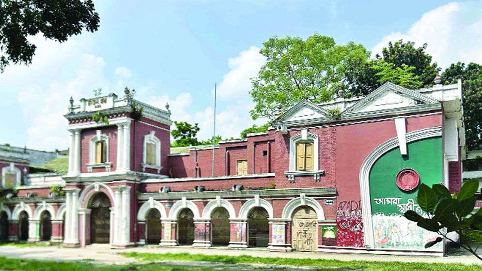 সার্ধশতবর্ষী স্মারক ধুঁকছে অবহেলায়