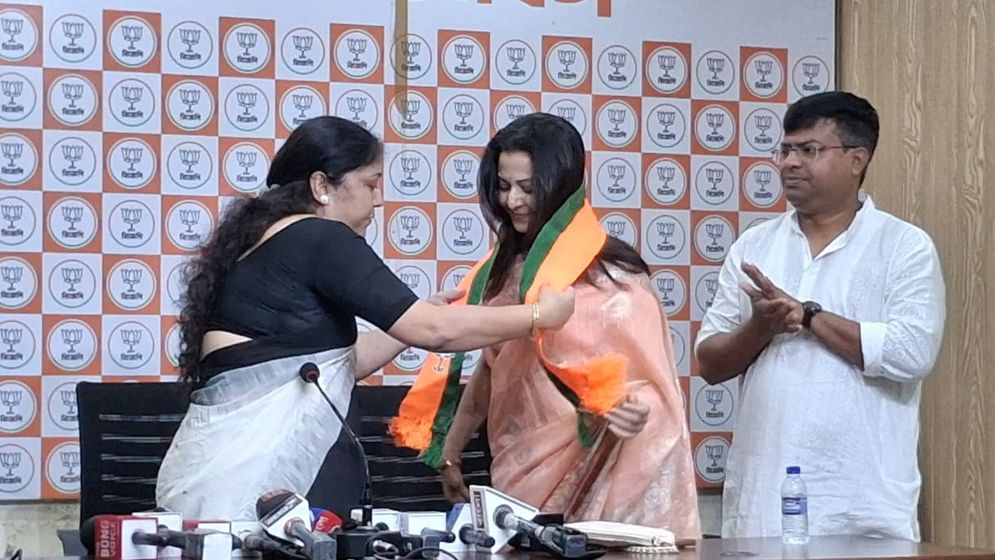 বিজেপিতে যোগ দেওয়া কোয়েলকে কটাক্ষ শ্রীলেখার