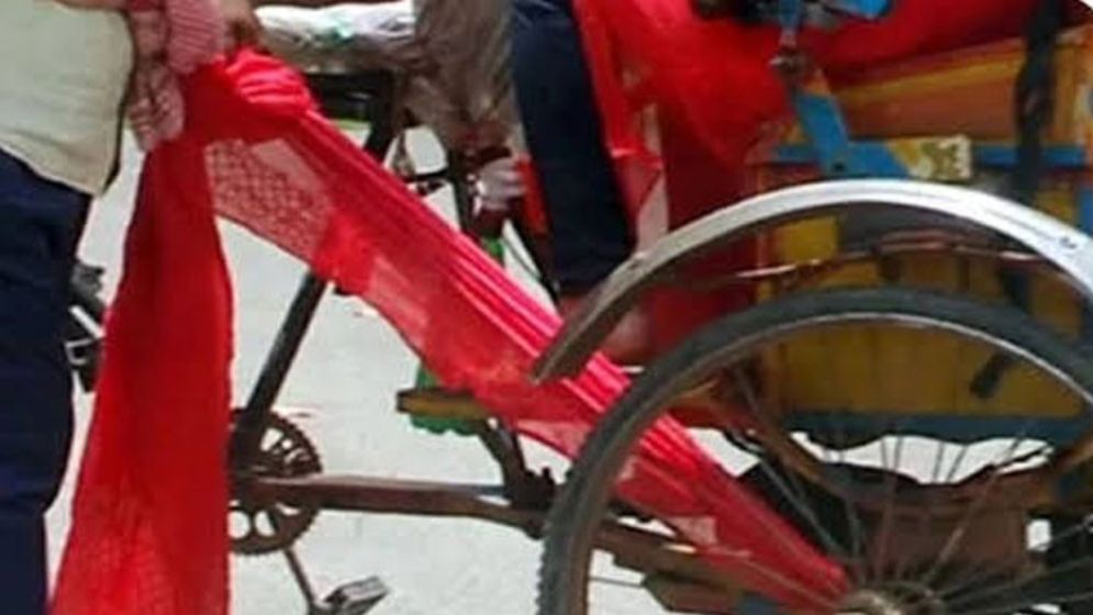 কক্সবাজারে বেড়াতে এসেছিল কিশোরী, অটোরিকশার চাকায় ওড়না প্যাঁচিয়ে মৃত্যু
