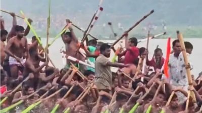 নৌকা বাইচে বৈঠা নিয়ে সংঘর্ষ, আহত ১৫