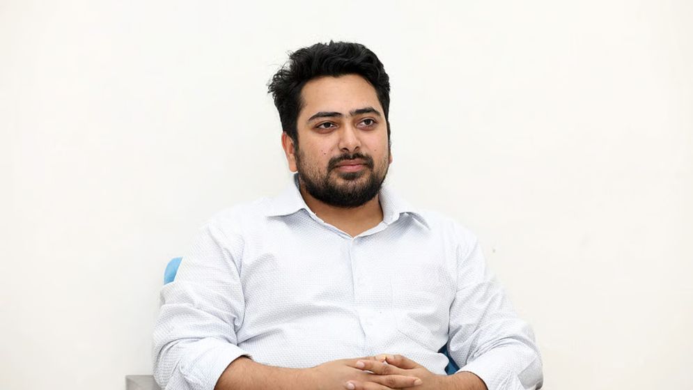 নাহিদ ইসলামের ফেসবুক পোস্ট, ‘একটা ডিম ১৫ টাকা’