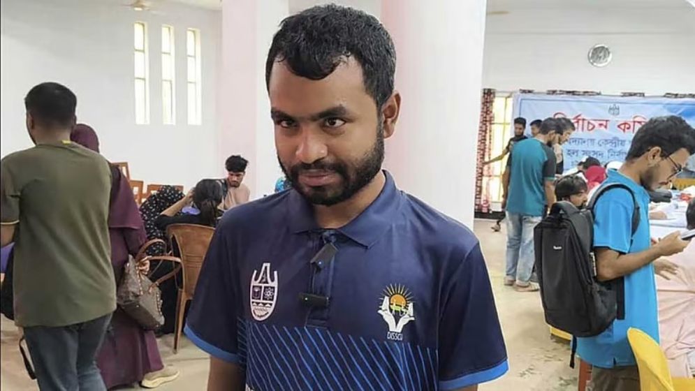 মেয়াদ শেষের ১৬ দিন আগে শপথ নিচ্ছেন চাকসু সদস্য