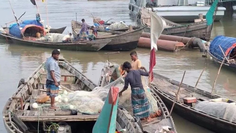 মেঘনায় মাছ ধরায় ২২ দিনের নিষেধাজ্ঞা