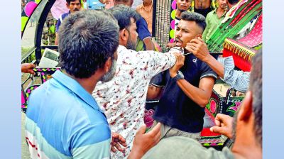 অটোরিকশা চালকদের অবরোধ ভাঙচুর