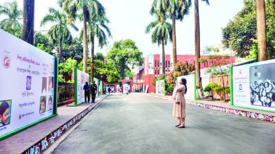 বাইরে আলোকোজ্জ্বল সাজ, ভেতরে অন্ধকার