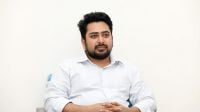 নাহিদ ইসলামের ফেসবুক পোস্ট, ‘একটা ডিম ১৫ টাকা’